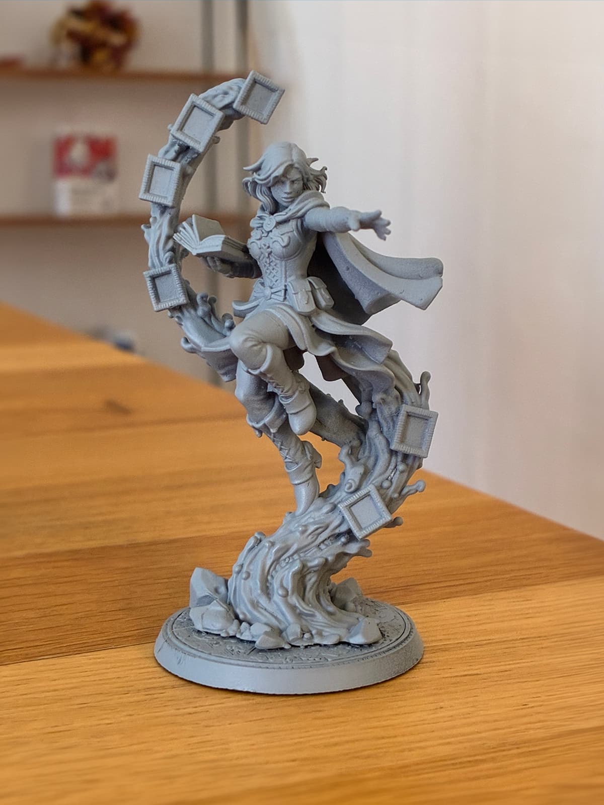 Figurine « Archiviste arcanique » imprimée en résine chez Alter Hero